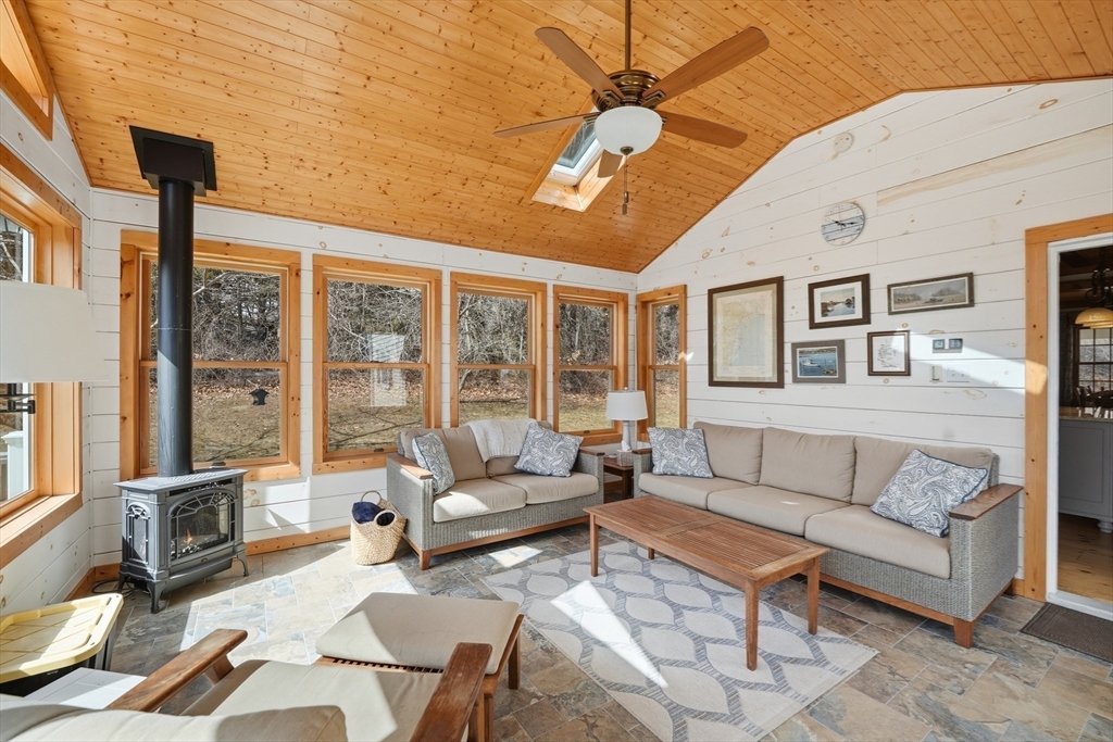 76 High Street Southampton, MA 01073 - Photo 21 of 42