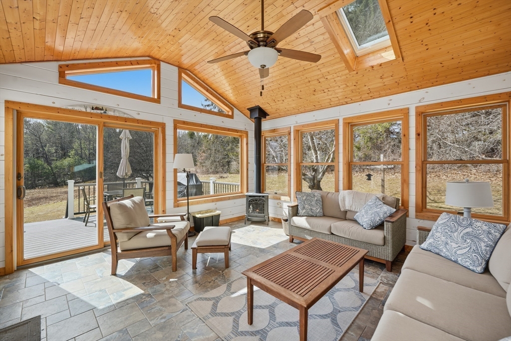 76 High Street Southampton, MA 01073 - Photo 22 of 42