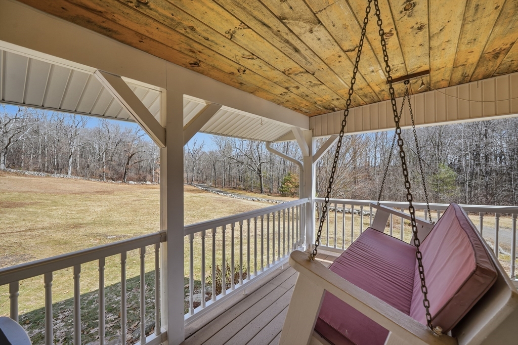 76 High Street Southampton, MA 01073 - Photo 5 of 42