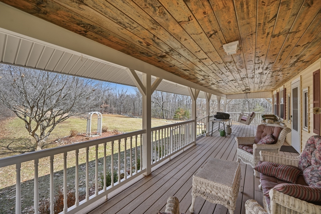 76 High Street Southampton, MA 01073 - Photo 6 of 42