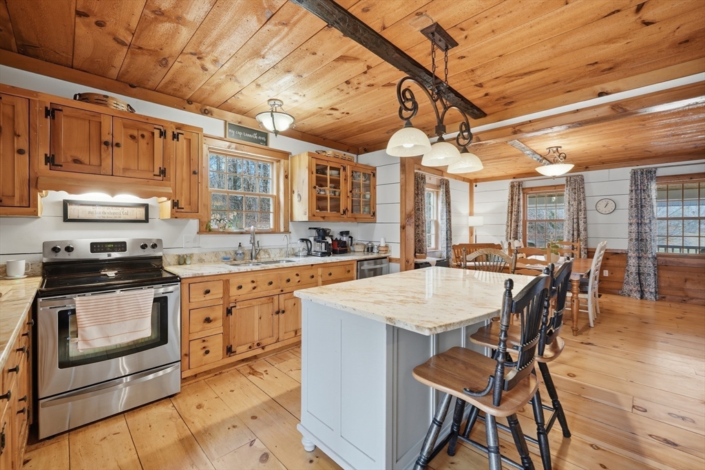 76 High Street Southampton, MA 01073 - Photo 8 of 42