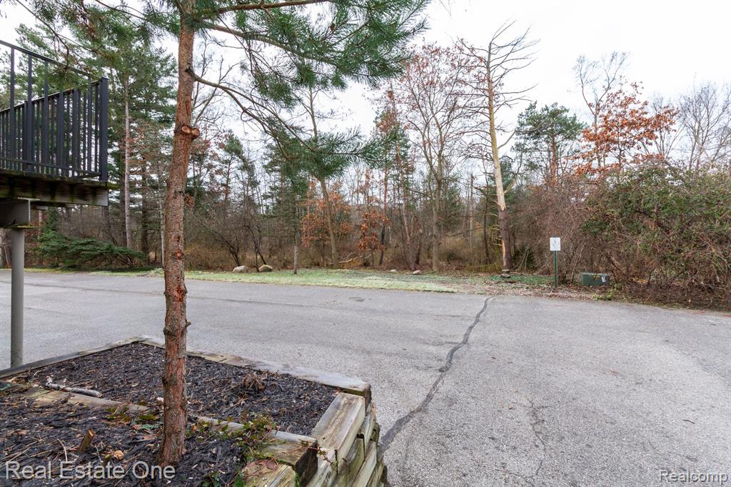 1439 Lantern Lane Rochester Hills, MI 48306 - Photo 29 of 39