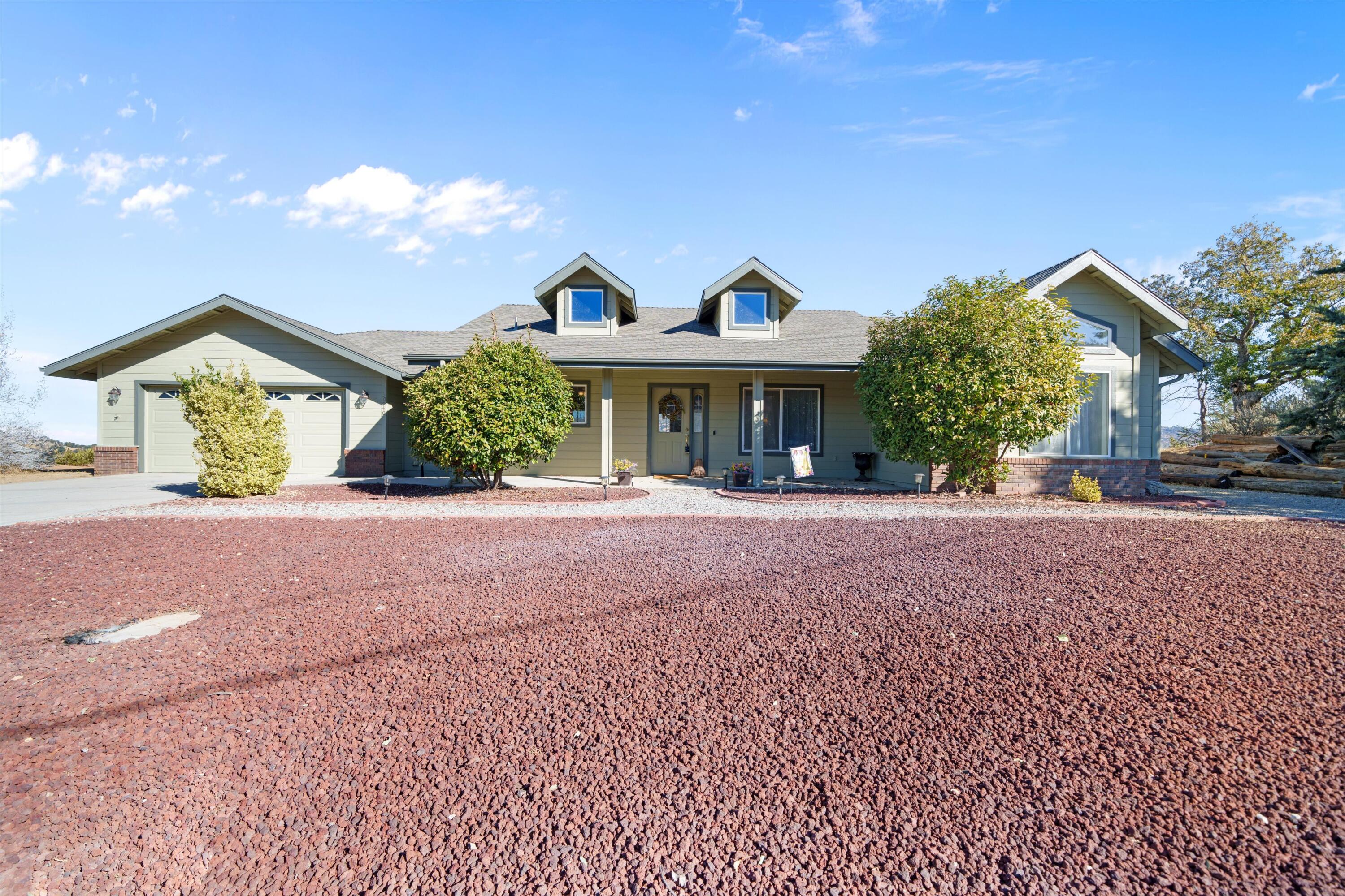 30740 Fox Ridge Court Tehachapi, CA 93561 - Photo 2 of 29 04-JYP03605