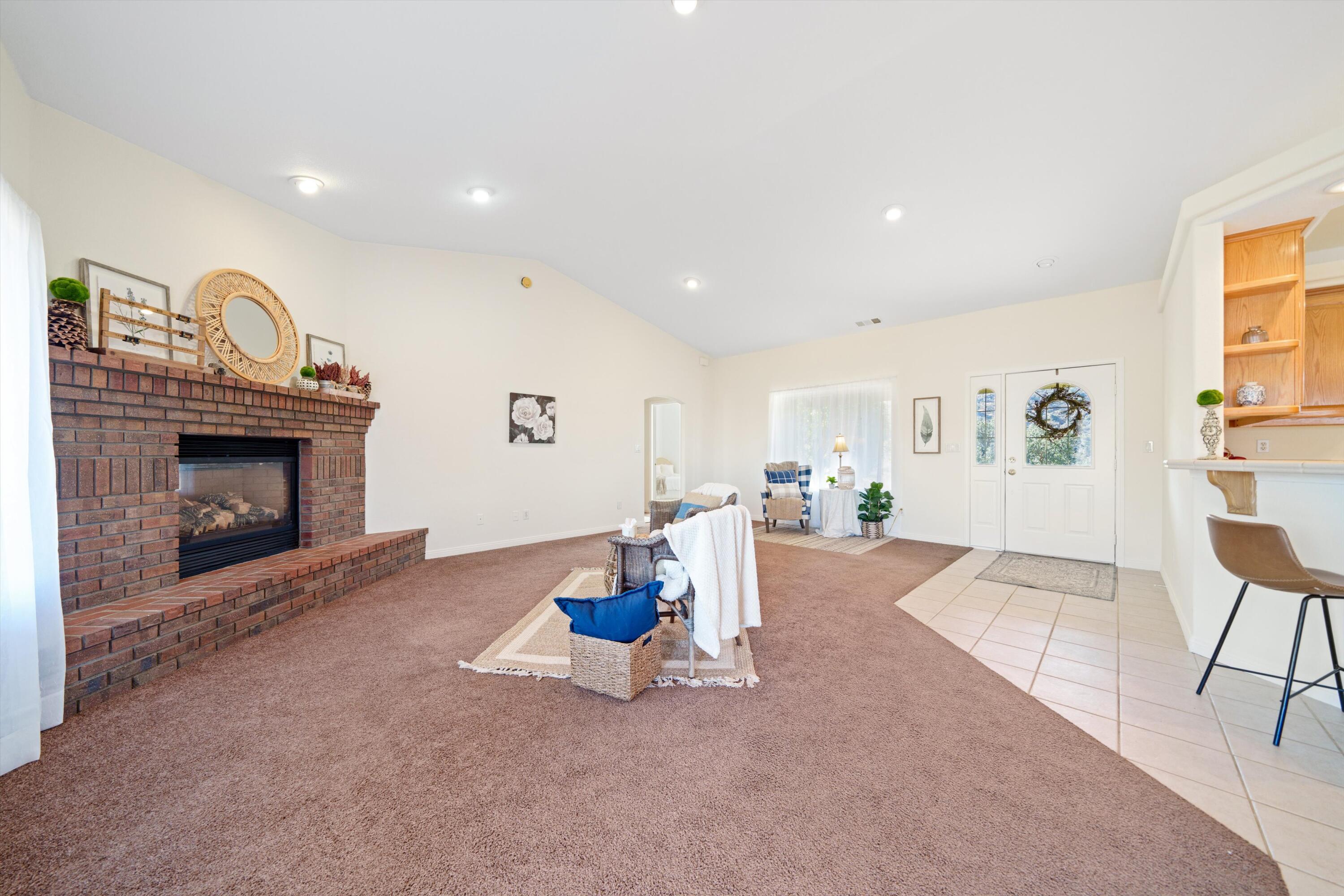 30740 Fox Ridge Court Tehachapi, CA 93561 - Photo 7 of 29 06-JYP03611