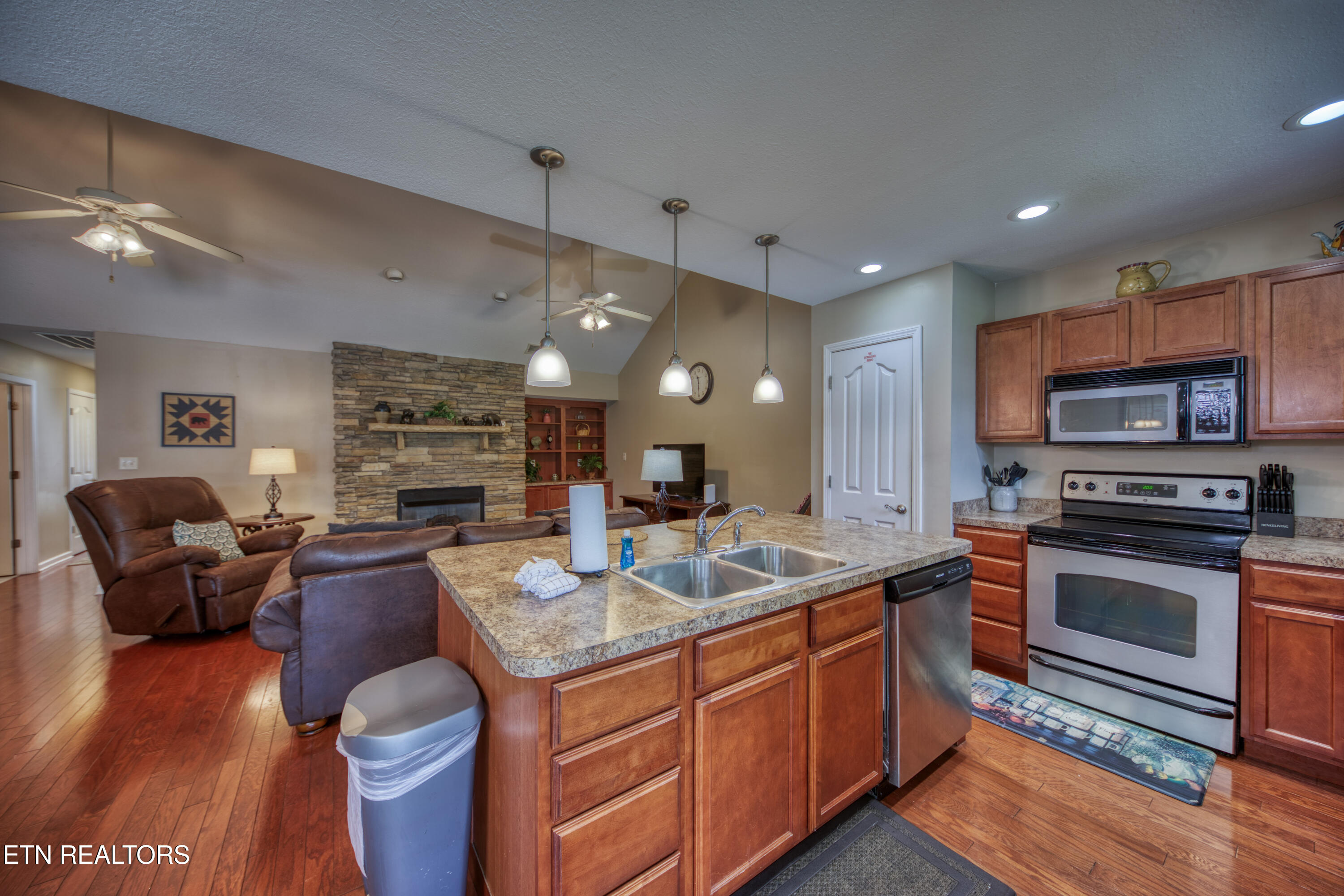 332 Meriwether Way Pigeon Forge, TN 37863 - Photo 18 of 26 0H3A8635_83