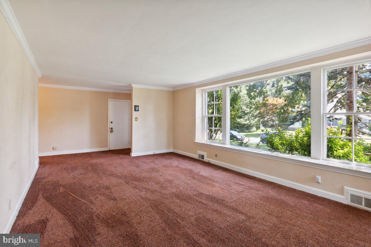 515 Red Leaf Road Wynnewood, PA 19096 - Photo 5 of 25 Living Room