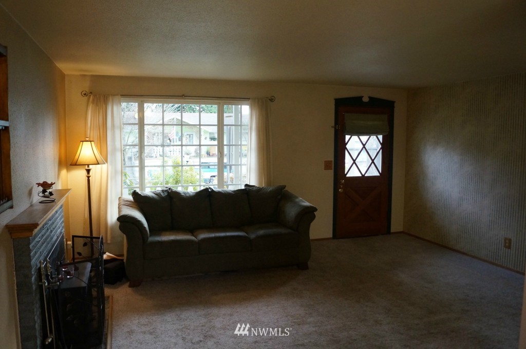 4304 Southeast 3rd Street Renton, WA 98059 - Photo 4 of 12