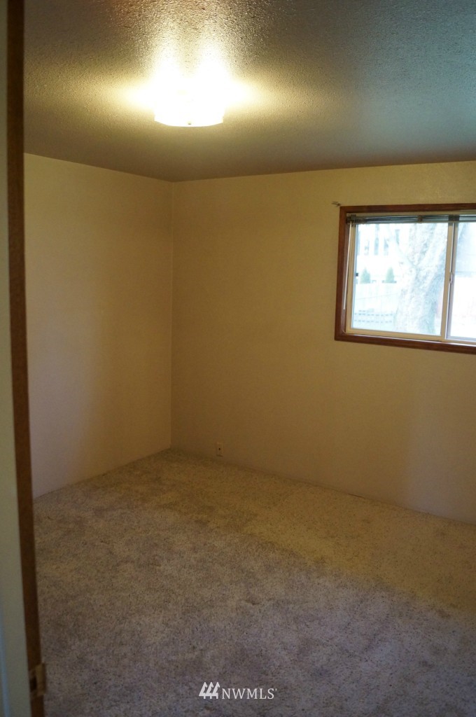 4304 Southeast 3rd Street Renton, WA 98059 - Photo 9 of 12