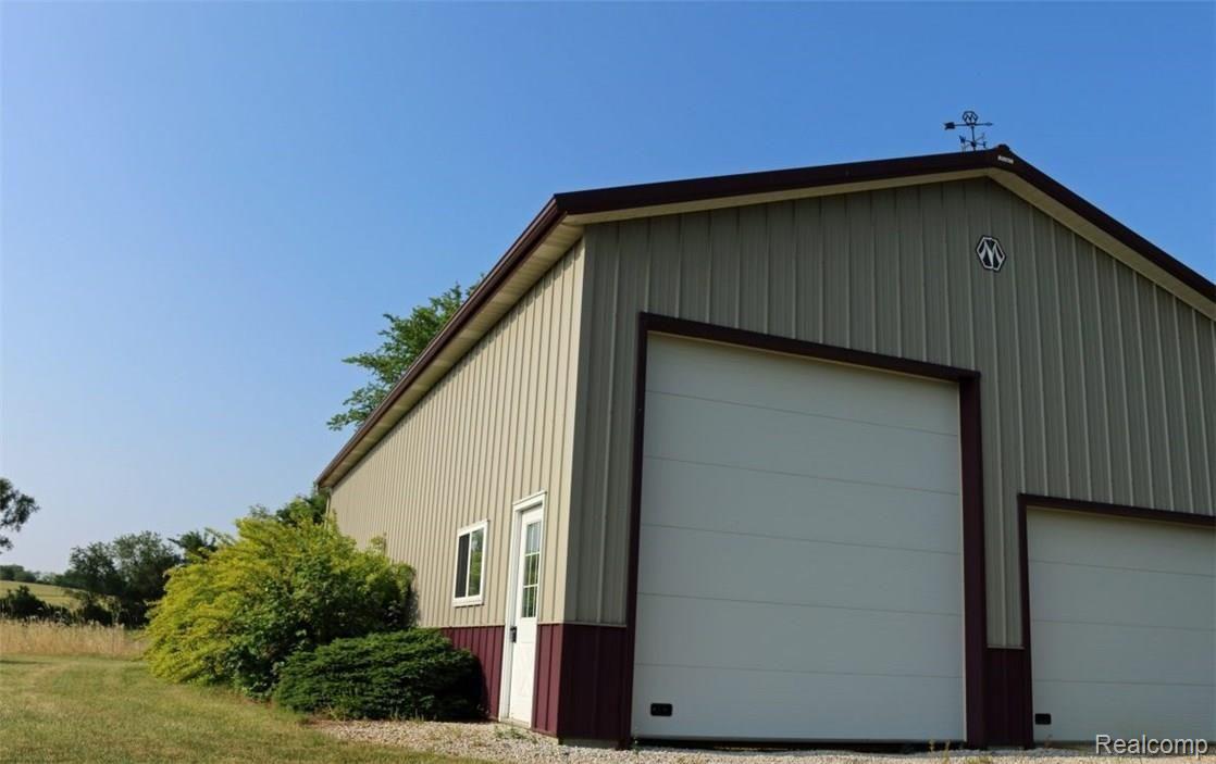 12687 Read Road Fenton, MI 48430 - Photo 2 of 20 2.jpg