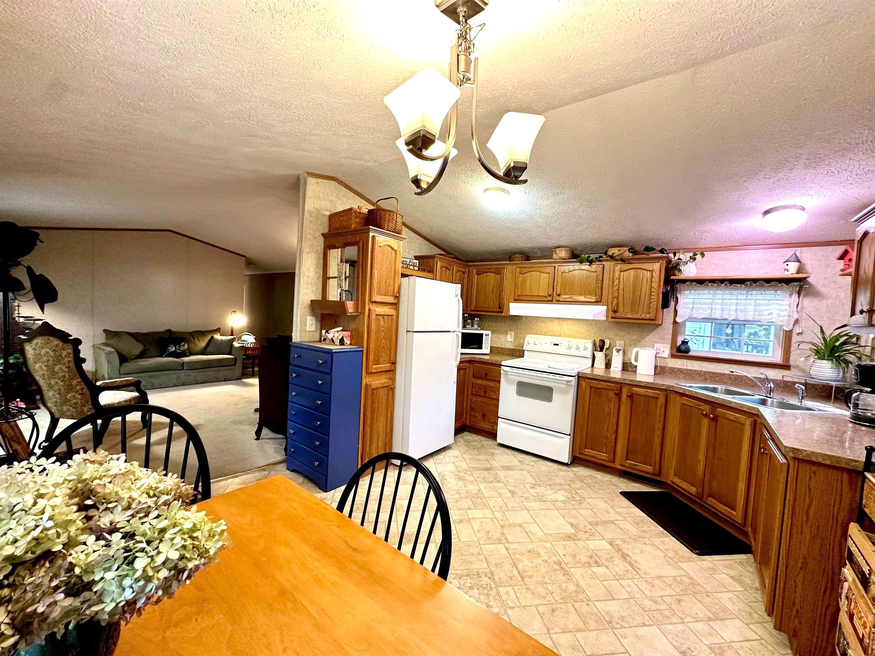71 Sparrow Street Keene, NH 03431 - Photo 4 of 25 Gallery Image 4