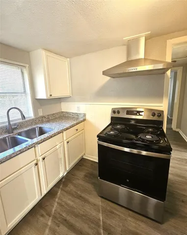 $1,100 | 2919 Letulle Avenue, Bay City, TX 77414