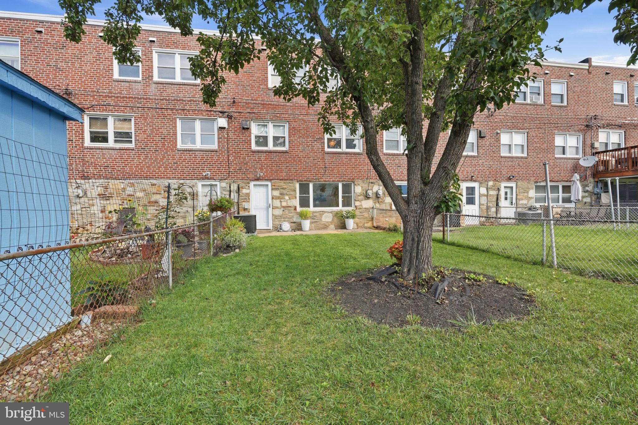 11753 Brandon Road Philadelphia, PA 19154 - Photo 32 of 36 Gallery Image 32