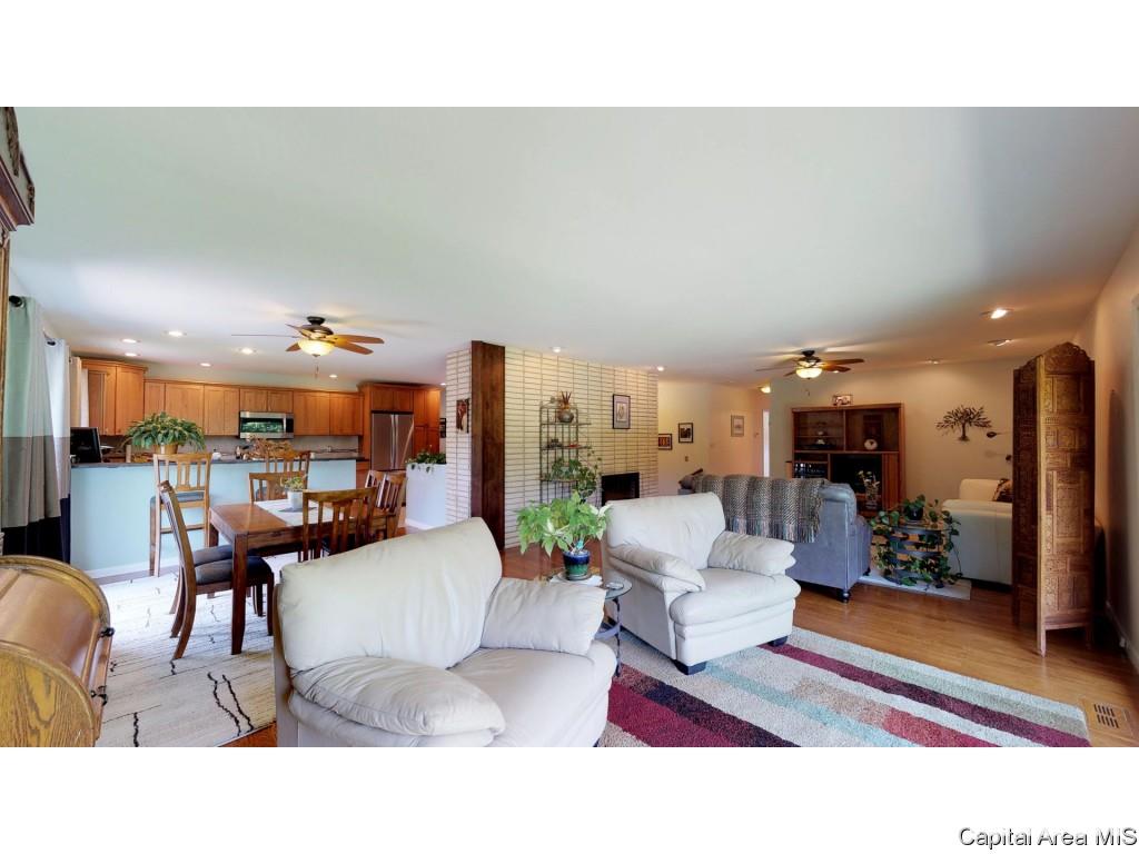 49 Greencastle Circle Springfield, IL 62712 - Photo 3 of 30 Gallery Image 3