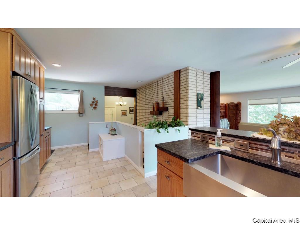 49 Greencastle Circle Springfield, IL 62712 - Photo 8 of 30 Gallery Image 8