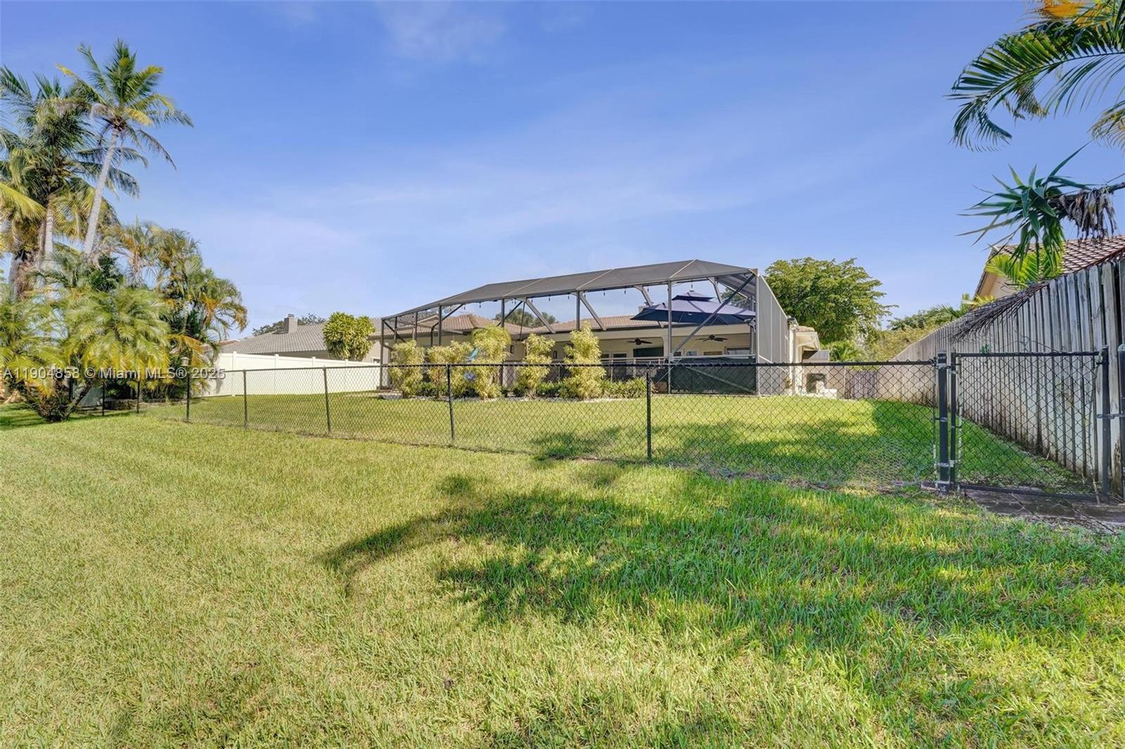 1501 Northwest 99th Avenue Plantation, FL 33322 - Photo 41 of 45 a view of a garden