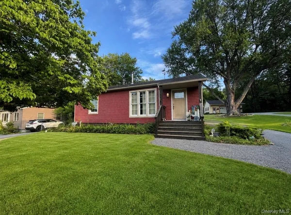 $345,000 | 2706 Highway 6, Slate Hill, NY 10973