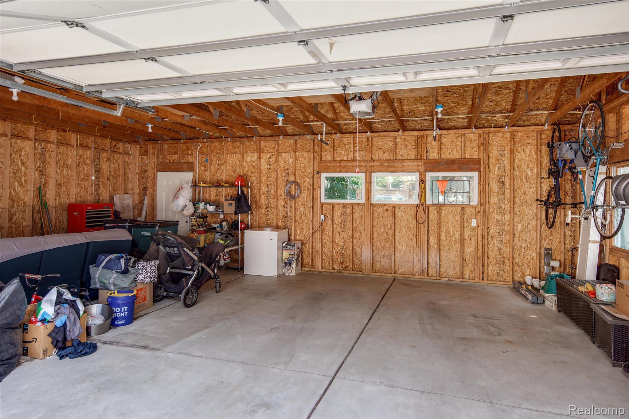 236 Woodside Road Royal Oak, MI 48073 - Photo 37 of 44 Garage