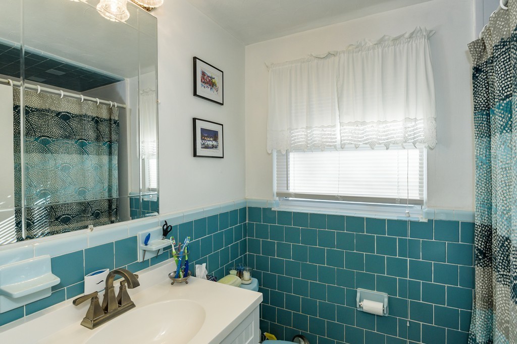 12 McDevitt Road Randolph, MA 02368 - Photo 6 of 11 Gallery Image 6