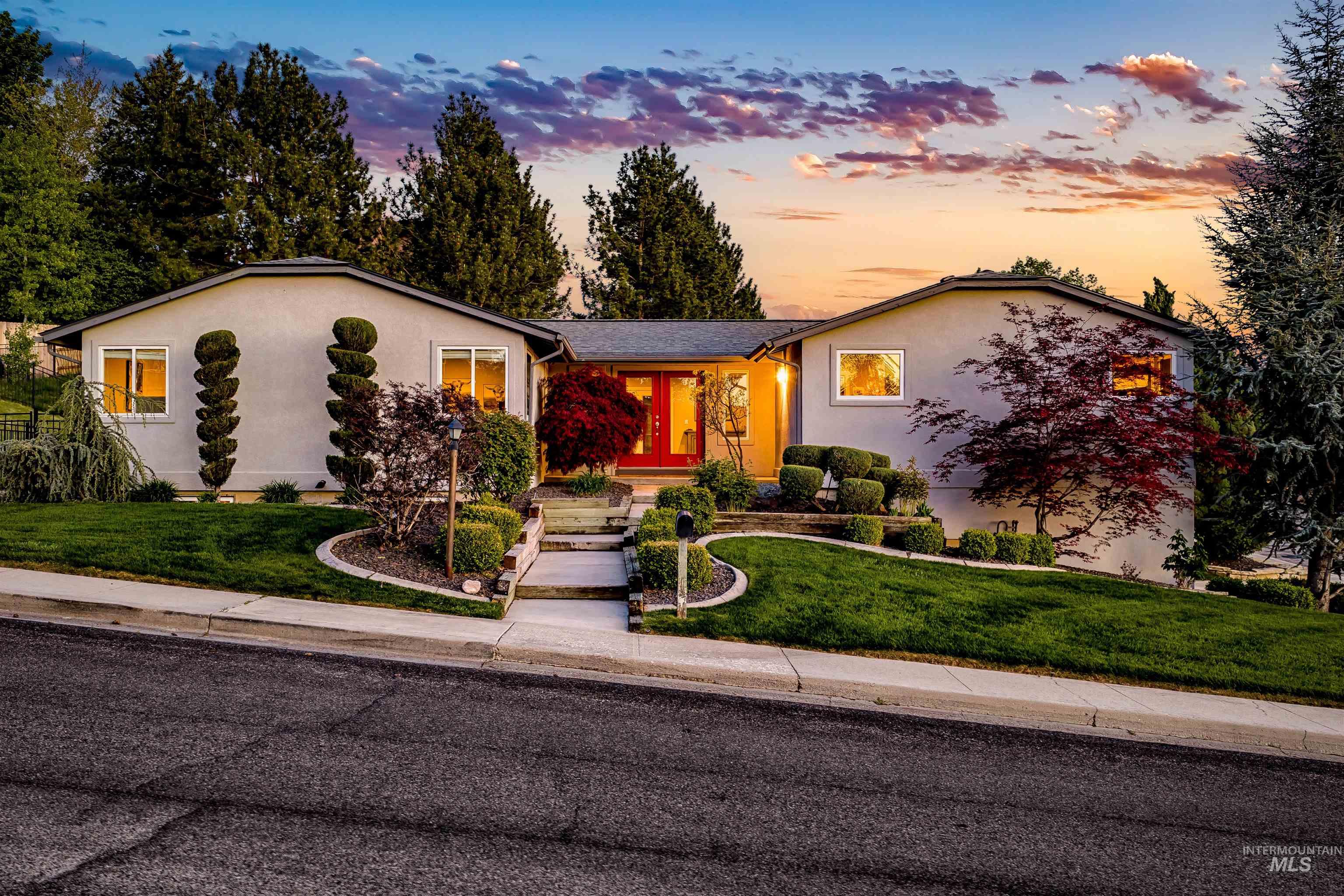 709 East Braemere Road Boise, ID 83702 - Photo 1 of 50