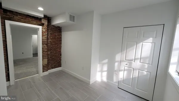 $3,195 | 5805 26th Street North, Unit 1, Arlington, VA 22207