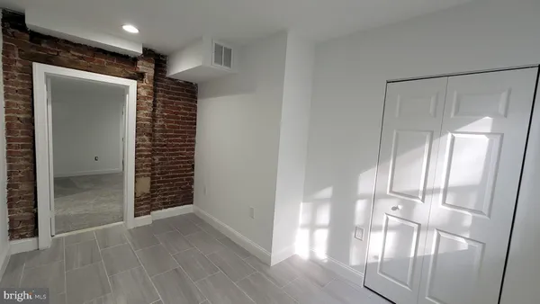 $3,195 | 5805 26th Street North, Unit 1, Arlington, VA 22207