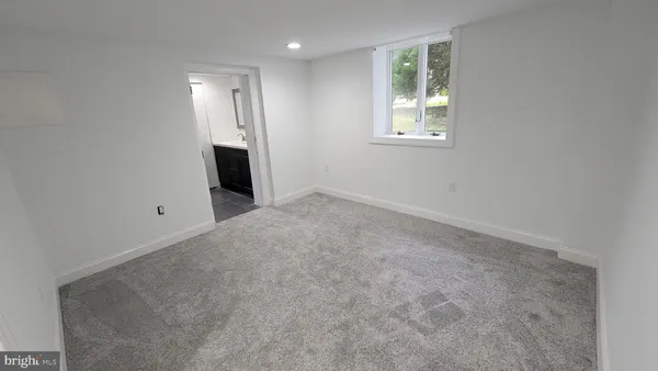 $3,195 | 5805 26th Street North, Unit 1, Arlington, VA 22207