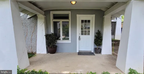 $3,195 | 5805 26th Street North, Unit 1, Arlington, VA 22207