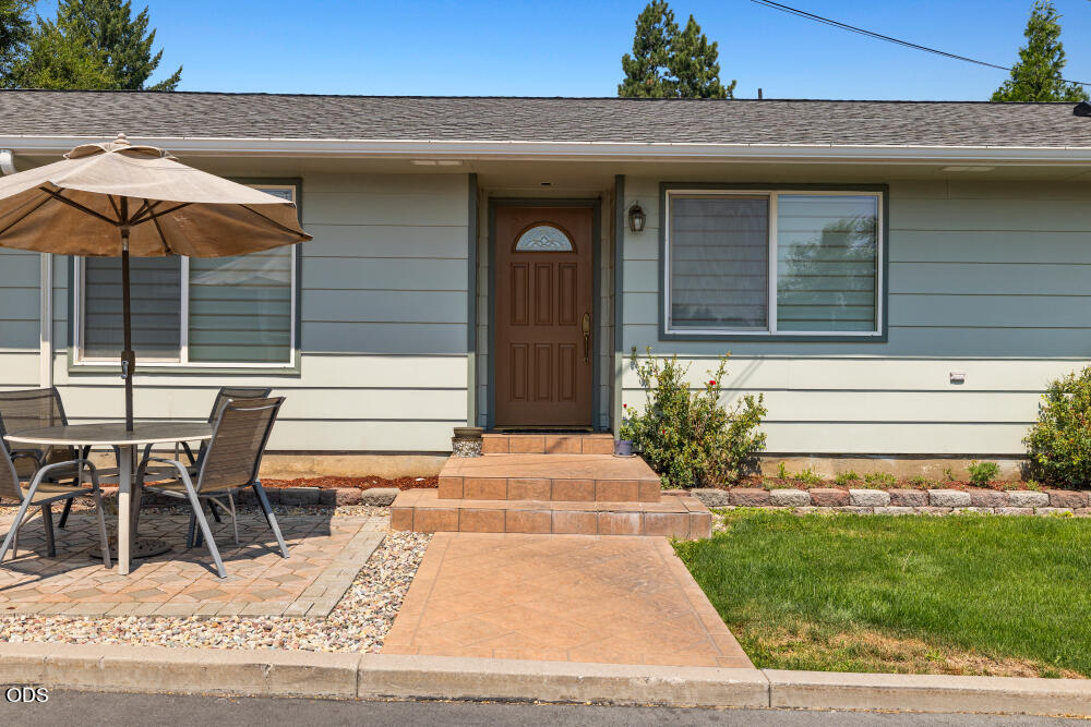 1457 Homedale Road Klamath Falls, OR 97603 - Photo 3 of 37 Gallery Image 3