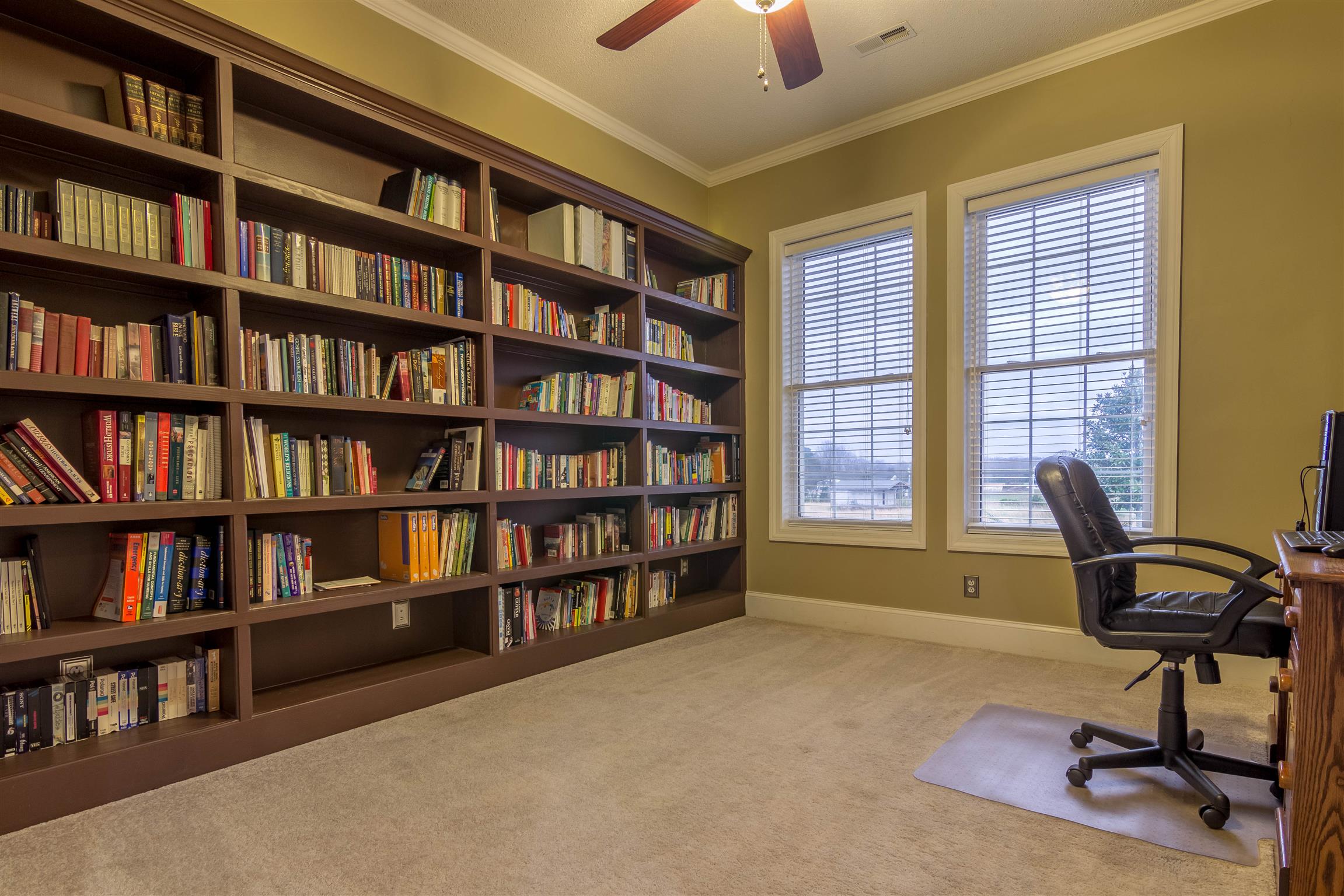 555 Randall Hitchcock Road Rock Island, TN 38581 - Photo 15 of 28 a view of a livingroom with furniture and a bookshelf
