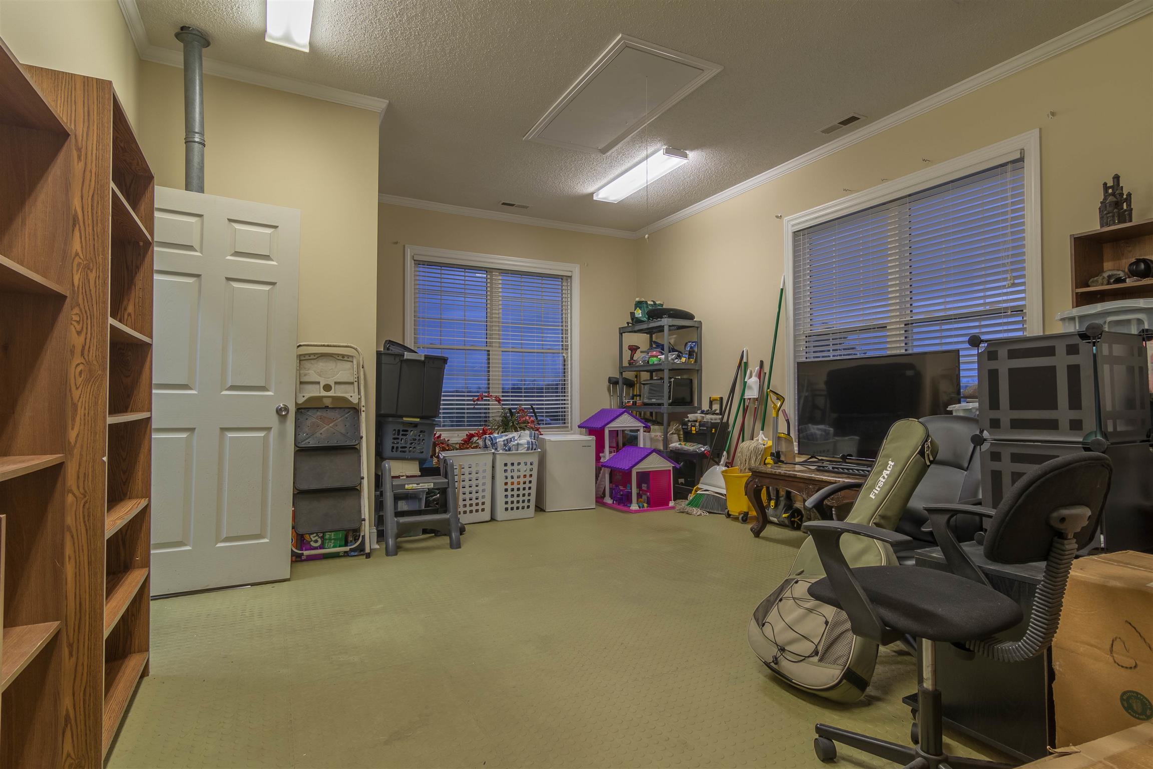 555 Randall Hitchcock Road Rock Island, TN 38581 - Photo 16 of 28 a view of a room with gym equipment