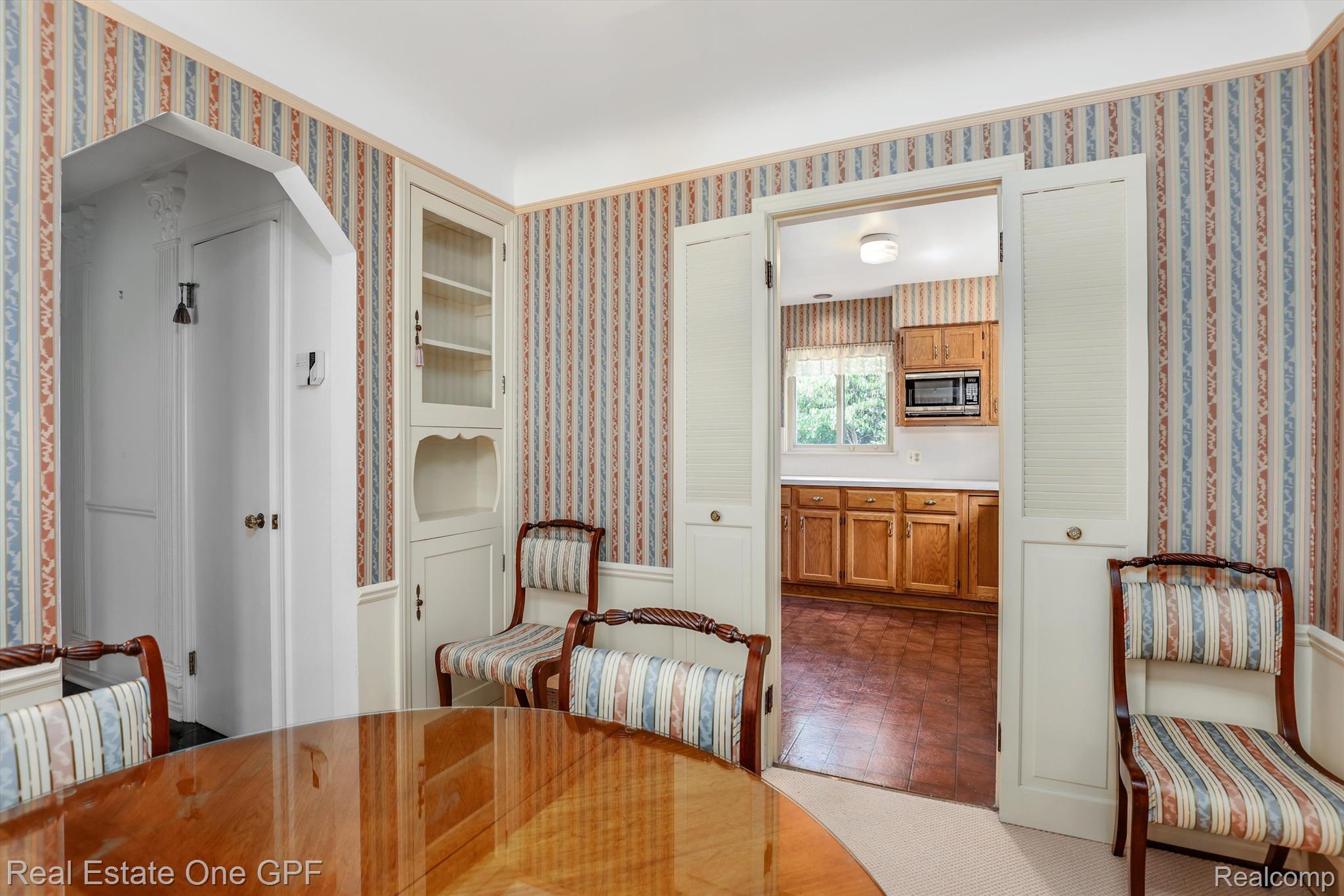 308 Ridge Road Grosse Pointe, MI 48236 - Photo 7 of 23 Gallery Image 7