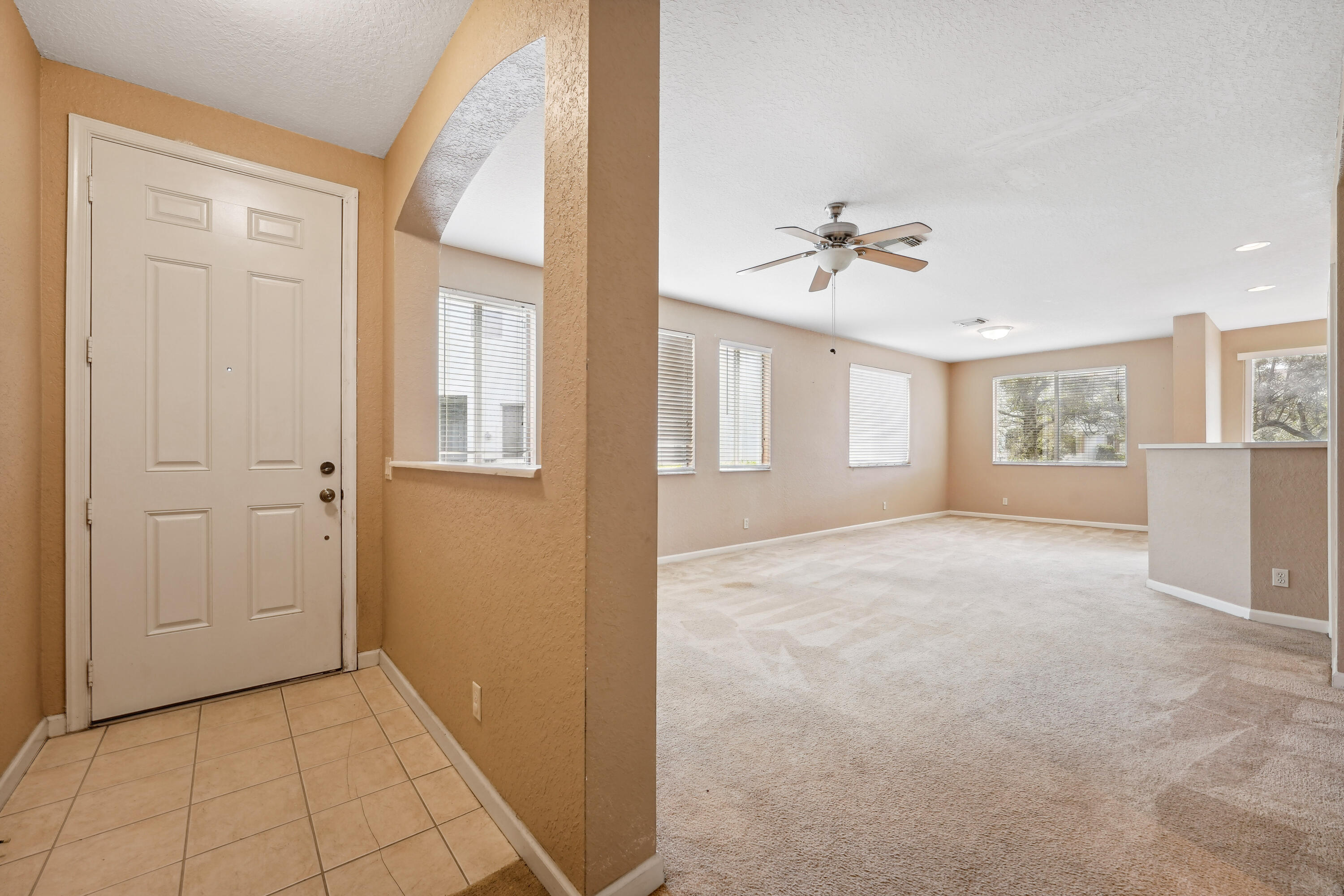 3258 Laurel Ridge Circle Riviera Beach, FL 33404 - Photo 4 of 27 Entry