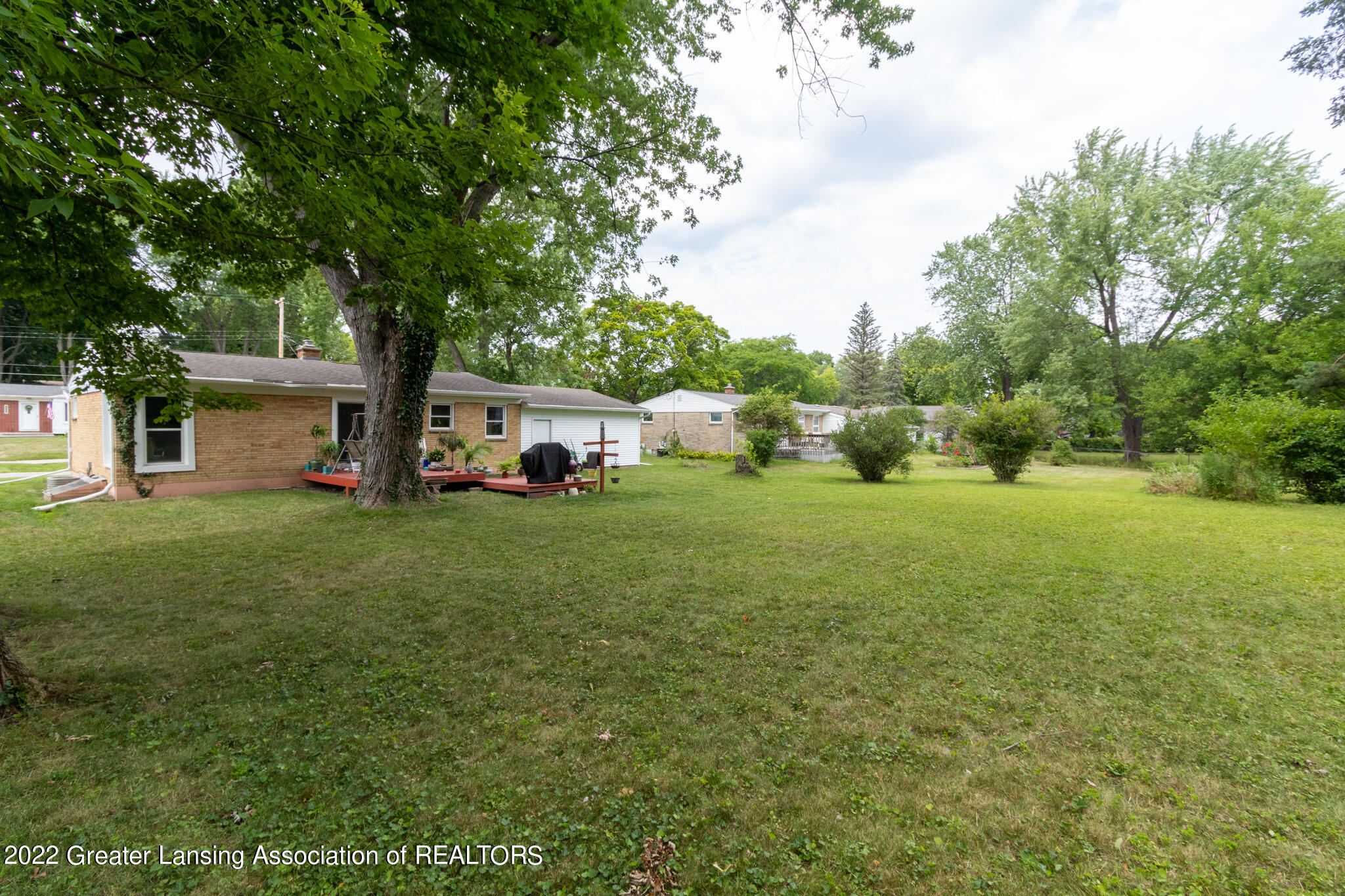 5594 Hallendale Road Haslett, MI 48840 - Photo 31 of 43 5594_Hallendale_BROCK-8