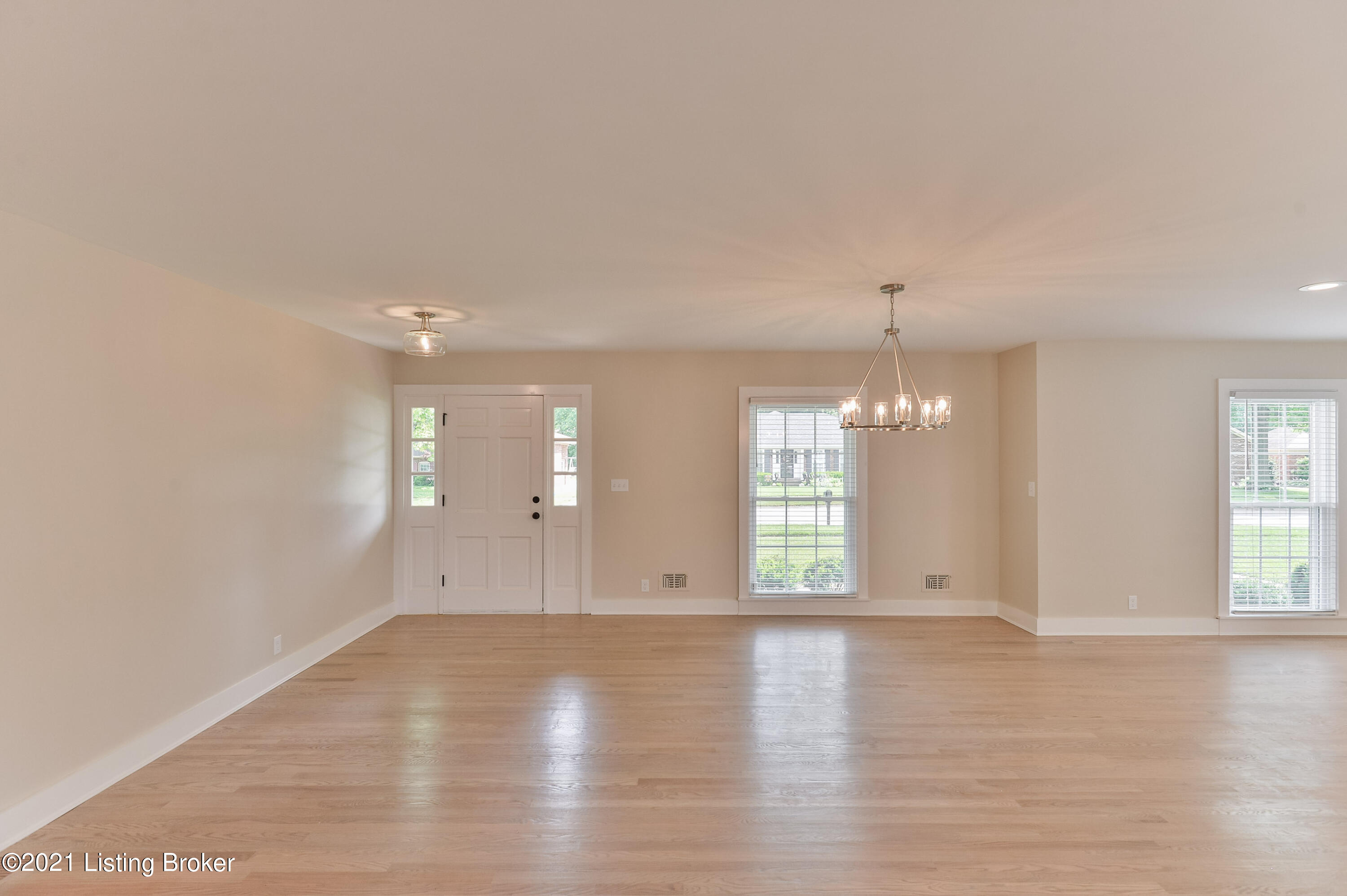 2406 Hayward Road Louisville, KY 40242 - Photo 3 of 53 012 - 20200701 5760