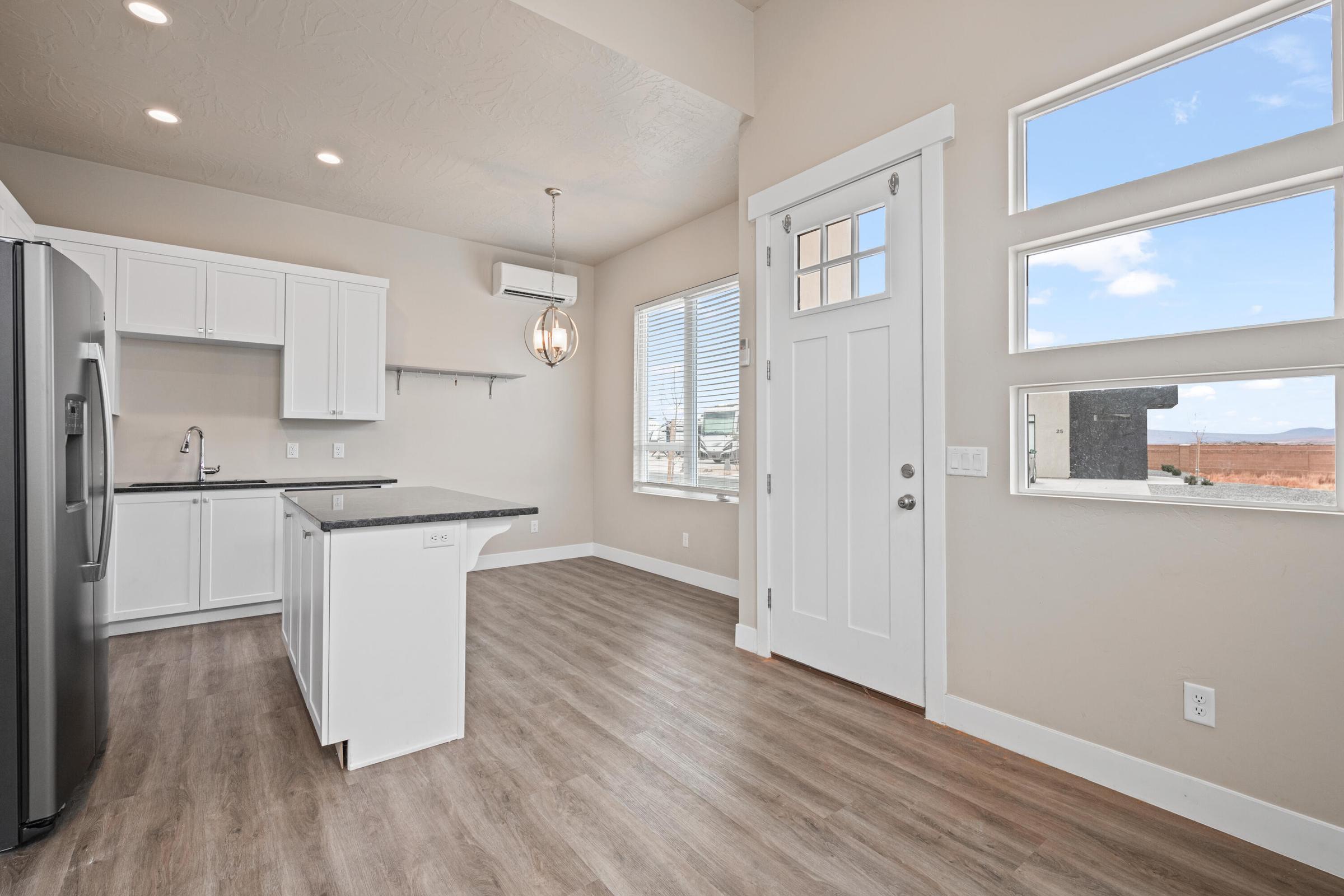 108 Blackrock Road Hurricane, UT 84737 - Photo 3 of 15 Entry