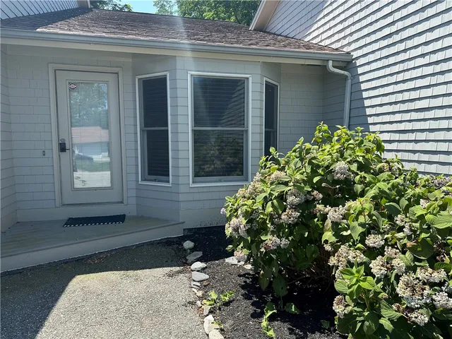 $475,000 | 83 Valley Lane, Portsmouth, RI 02871