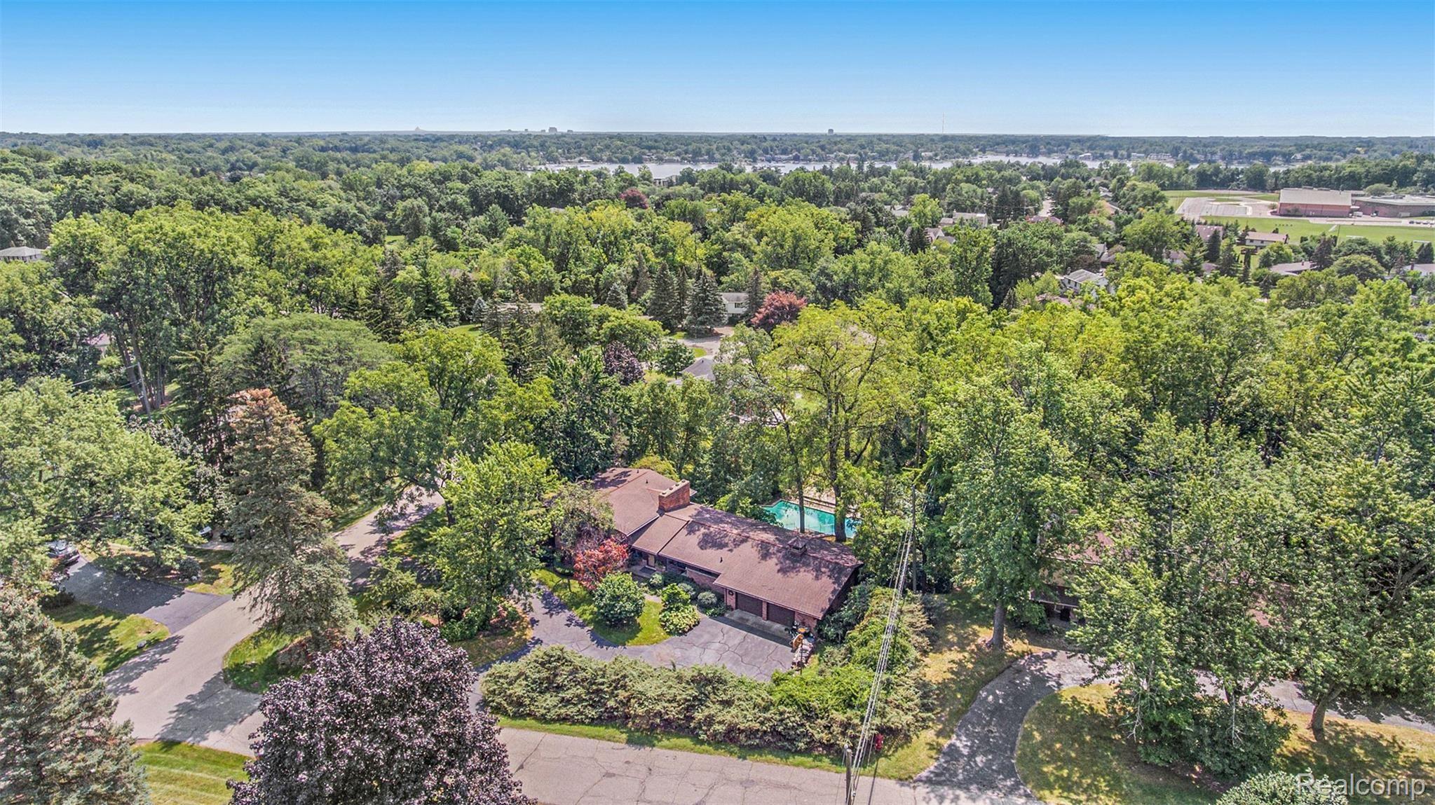 2411 Worcester Road West Bloomfield, MI 48323 - Photo 41 of 41 DJI_0030.jpg