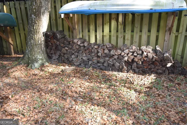 a view of a backyard of the house