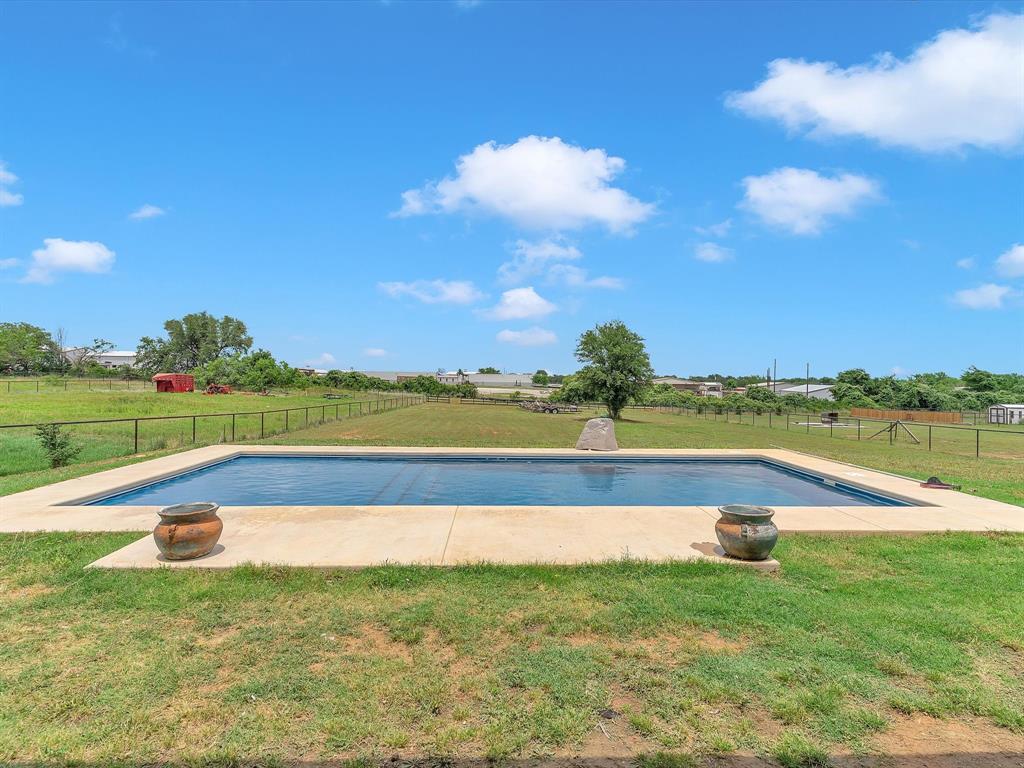 1013 Northern Oaks Court Springtown, TX 76082 - Photo 23 of 25