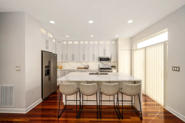 $375,000 | 2930 Glacier Way, Unit A, Wauconda, IL 60084