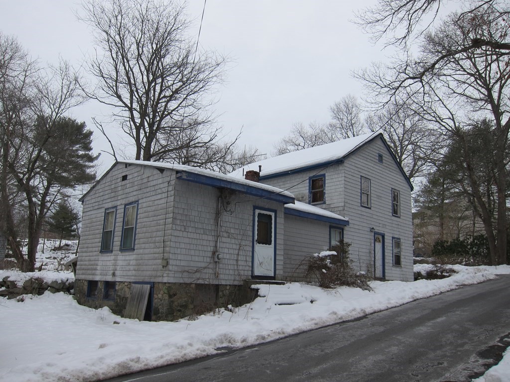 8 Chase Street Saugus, MA 01906 - Photo 1 of 11 Gallery Image 1