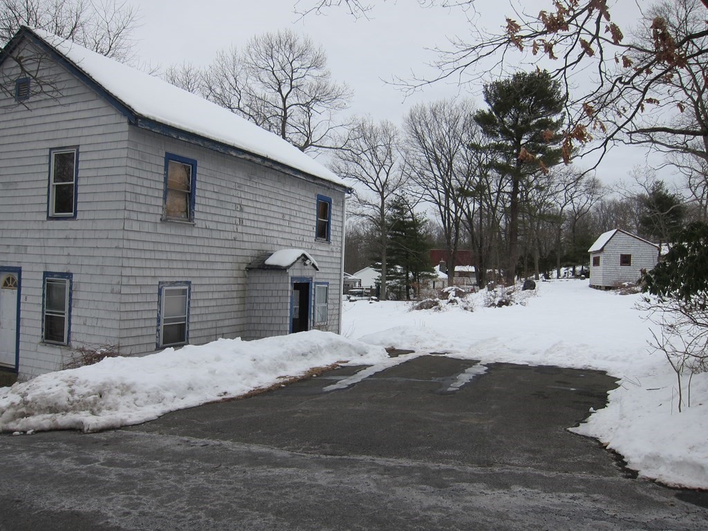8 Chase Street Saugus, MA 01906 - Photo 4 of 11 Gallery Image 4