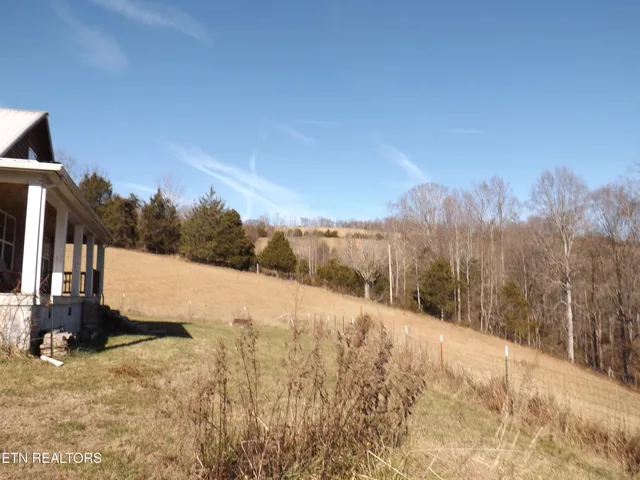 $500,000 | 223 Ulysses Daniels Lane, Harrogate, TN 37752