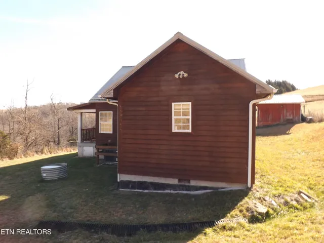 $500,000 | 223 Ulysses Daniels Lane, Harrogate, TN 37752