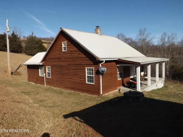$500,000 | 223 Ulysses Daniels Lane, Harrogate, TN 37752