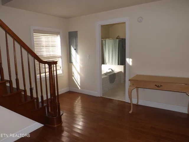 $500,000 | 223 Ulysses Daniels Lane, Harrogate, TN 37752