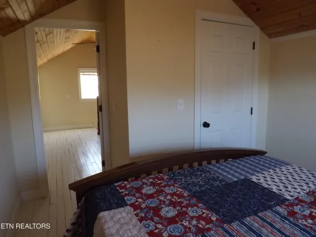 $500,000 | 223 Ulysses Daniels Lane, Harrogate, TN 37752