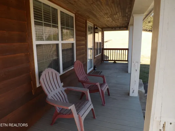 $500,000 | 223 Ulysses Daniels Lane, Harrogate, TN 37752