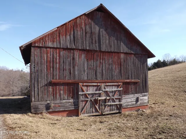 $500,000 | 223 Ulysses Daniels Lane, Harrogate, TN 37752