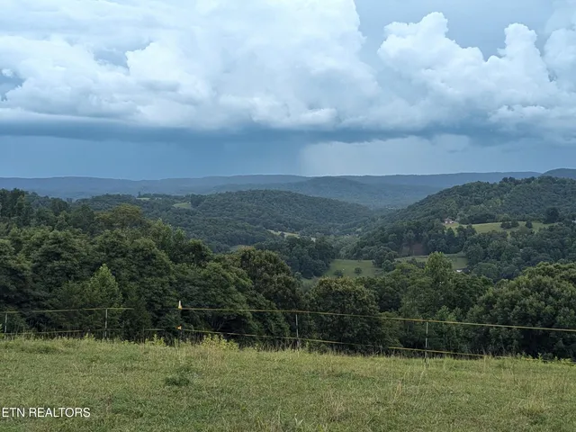 $500,000 | 223 Ulysses Daniels Lane, Harrogate, TN 37752